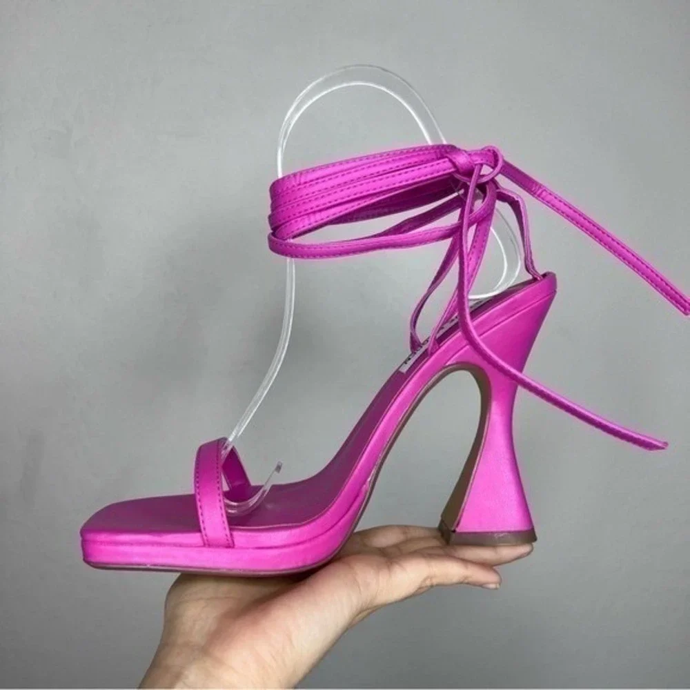 STEVE MADDEN Lafayette‎ Strappy Heels. Size 7.5